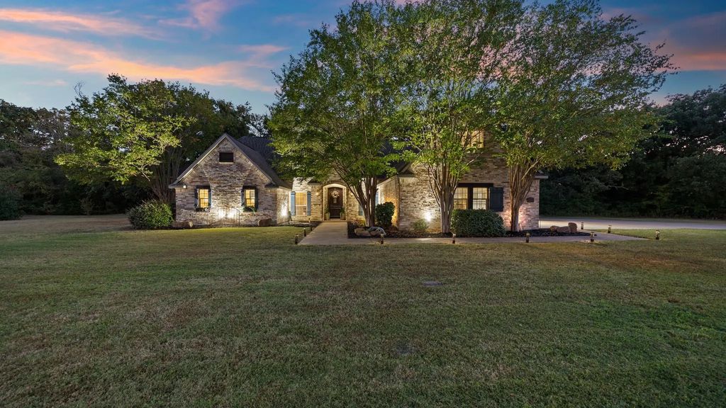 5022 Old Railroad Trail, Kaufman