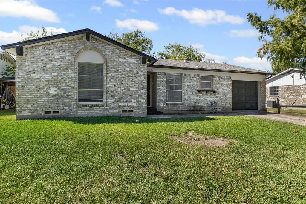 3925 Sapling Drive, Balch Springs