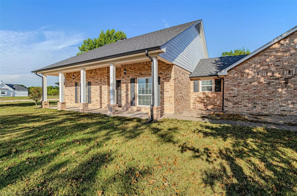120 Smith Lane, Combine