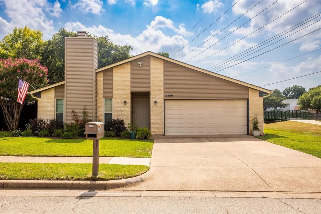 3328 Andover Drive, Bedford