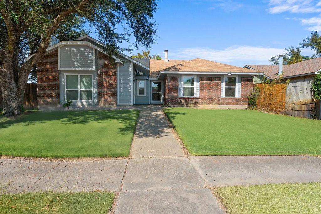 404 Dollins Street, Cedar Hill