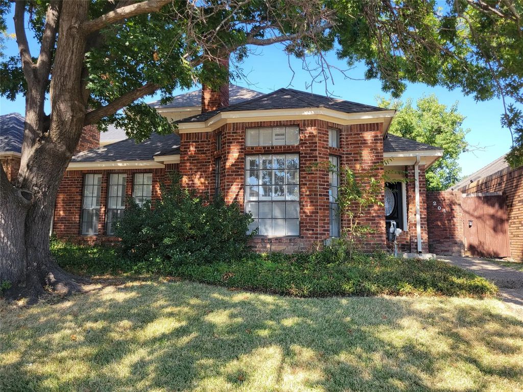 201 Benwynd Drive, Mesquite