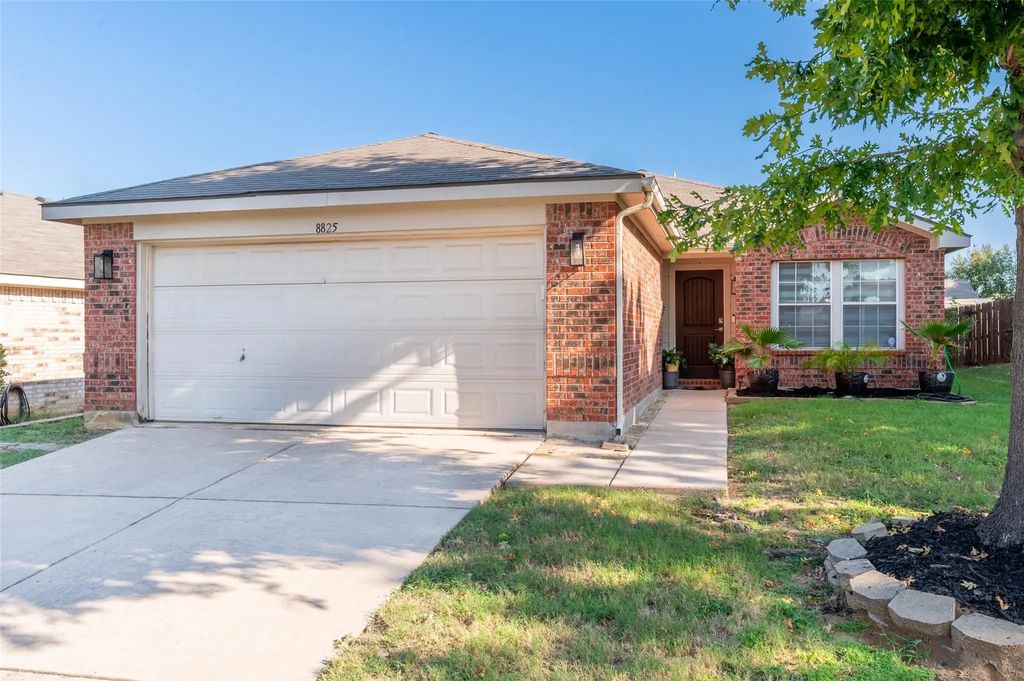 8825 Chisholm Trail, Cross Roads