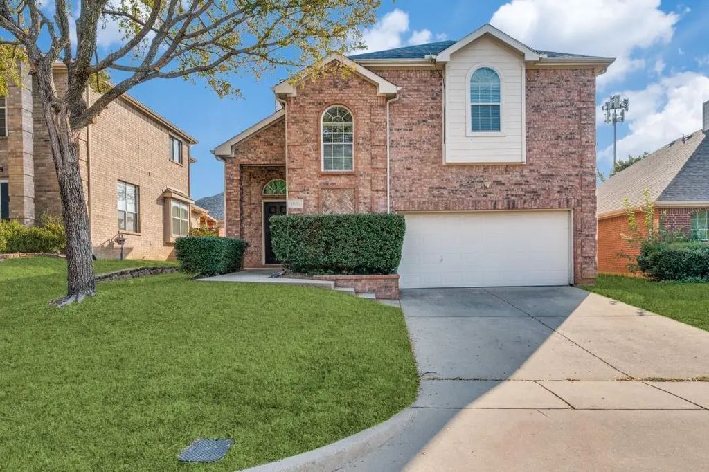 1036 Liberty Circle, Hurst