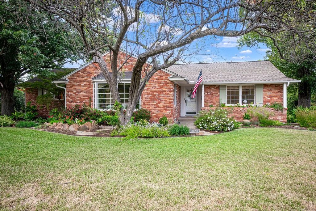 3843 Martha Lane, Dallas