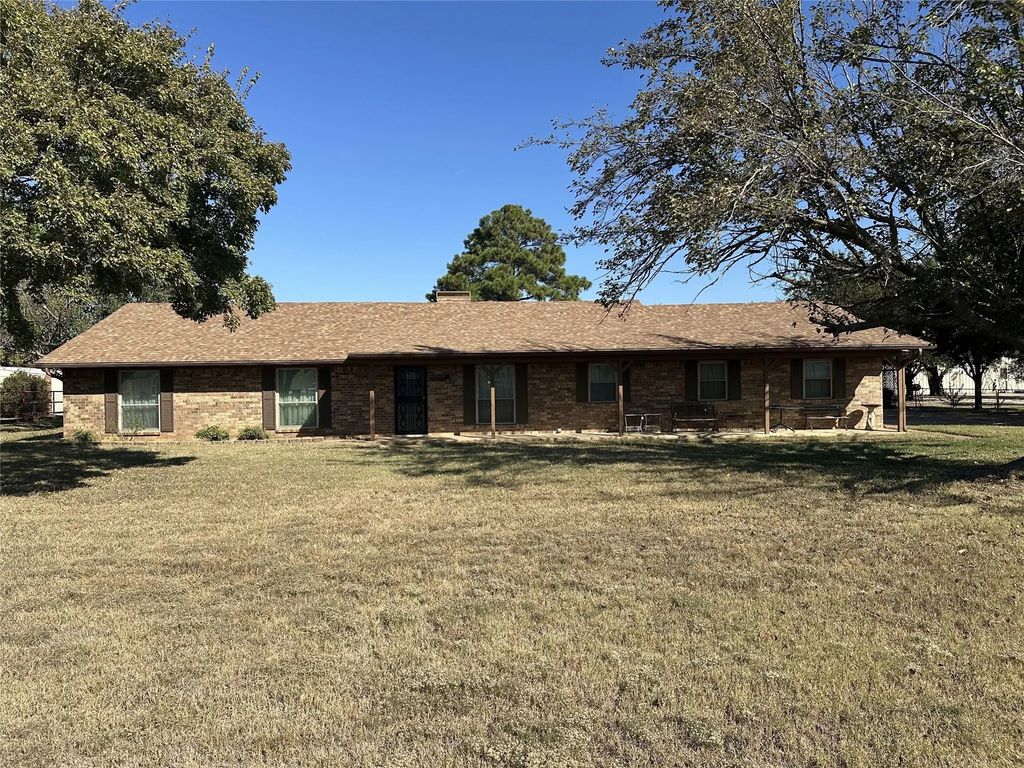 2001 Oak Grove Road E, Fort Worth