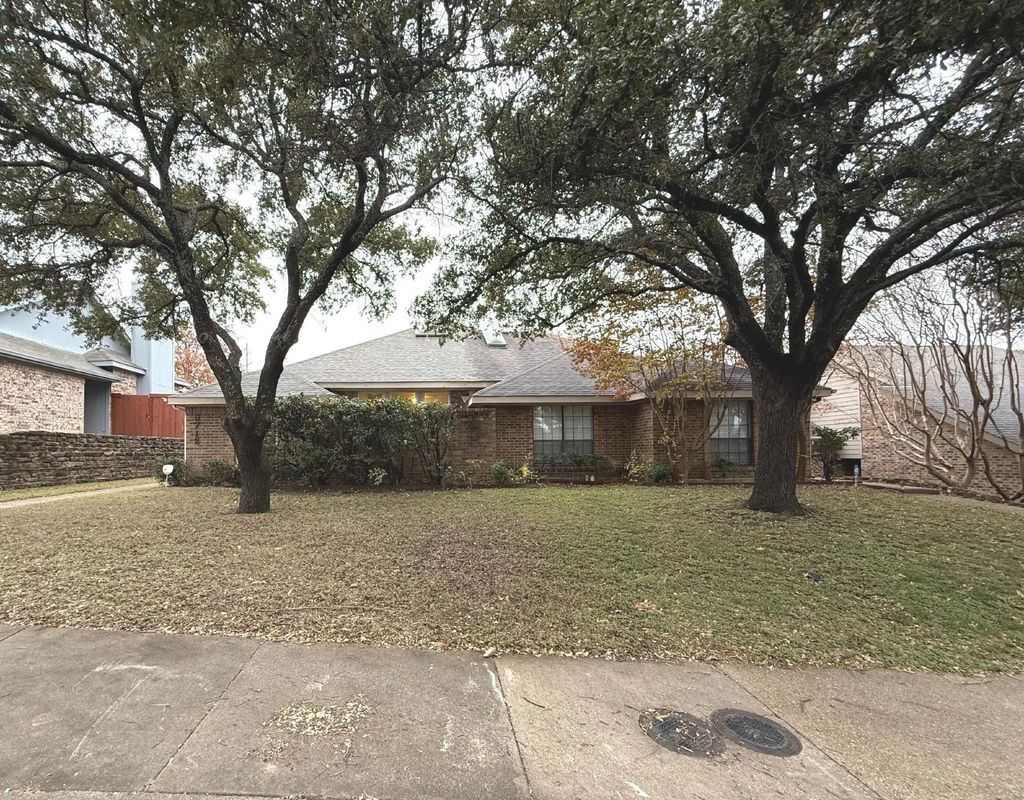 9712 Summerwood Circle, Dallas
