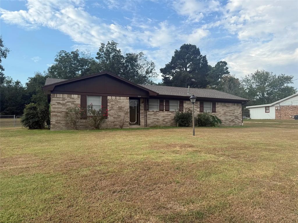 950 Fairview, Blossom