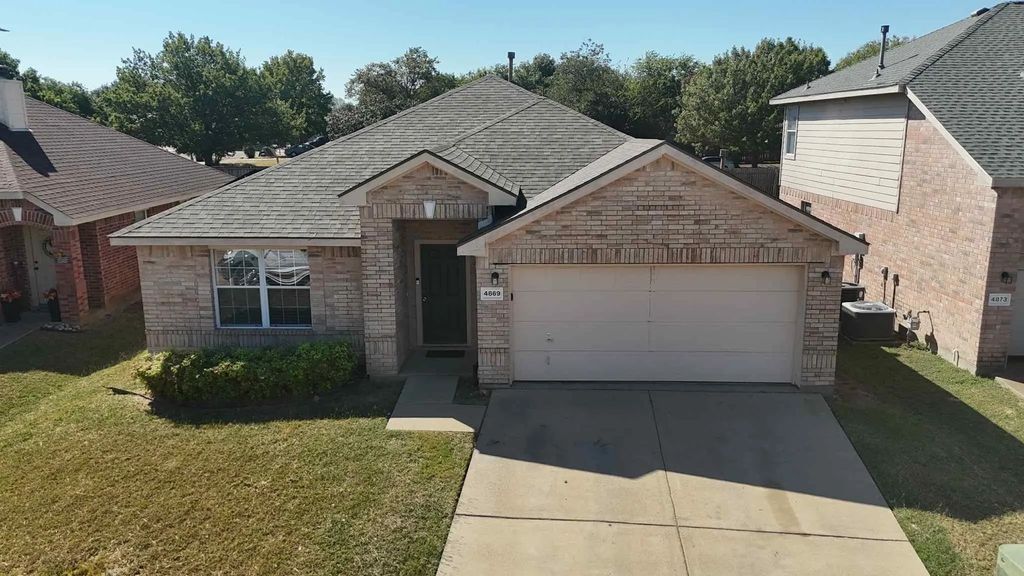 4869 Madyson Ridge Drive, Fort Worth