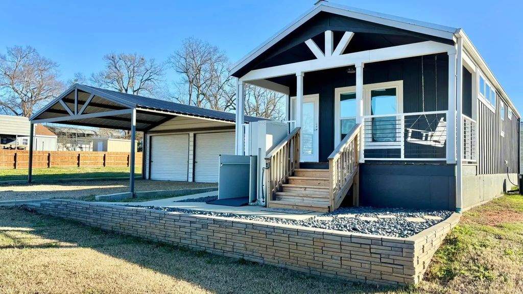 161 Pillsbury Circle, Quitman