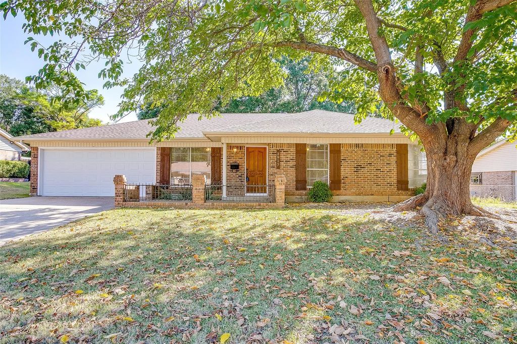 3917 Van Deman Drive, Benbrook