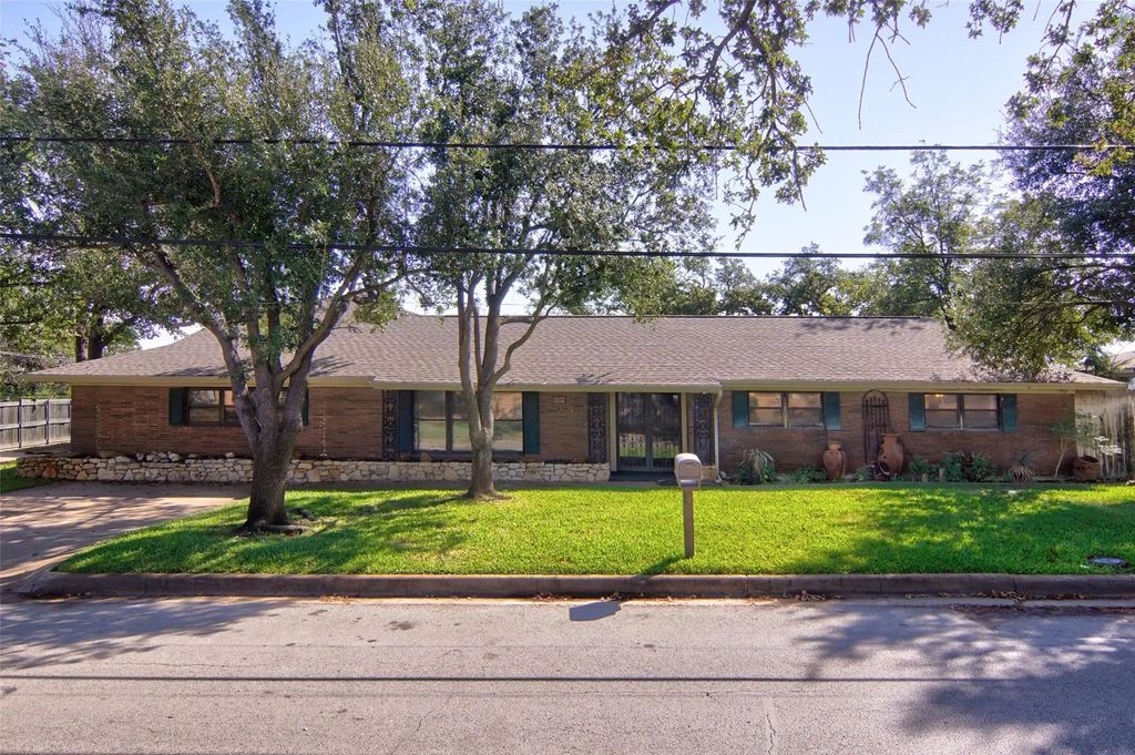 904 7th Avenue Nw, Mineral Wells