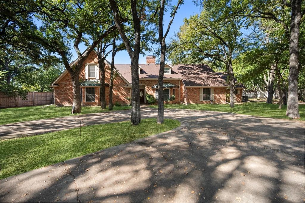5116 Hidden Oaks Lane, Arlington