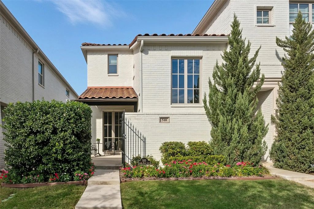 510 Sheer Bliss Lane, Fort Worth