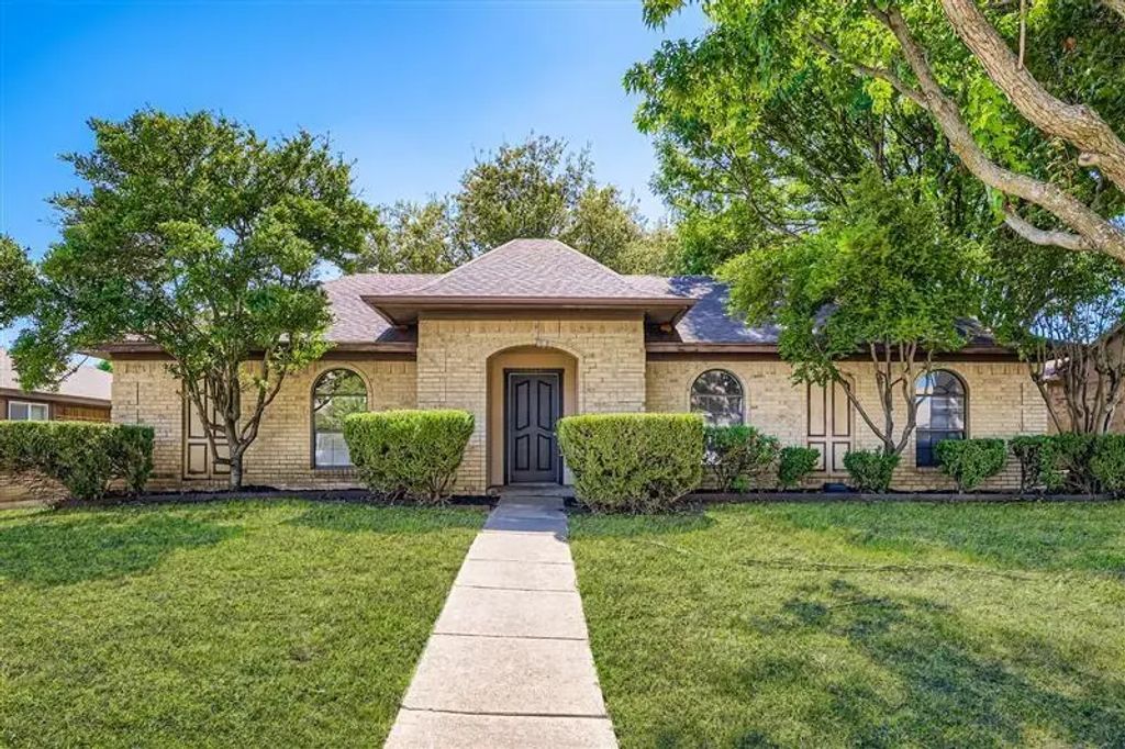 1304 Seabrook Drive, Plano