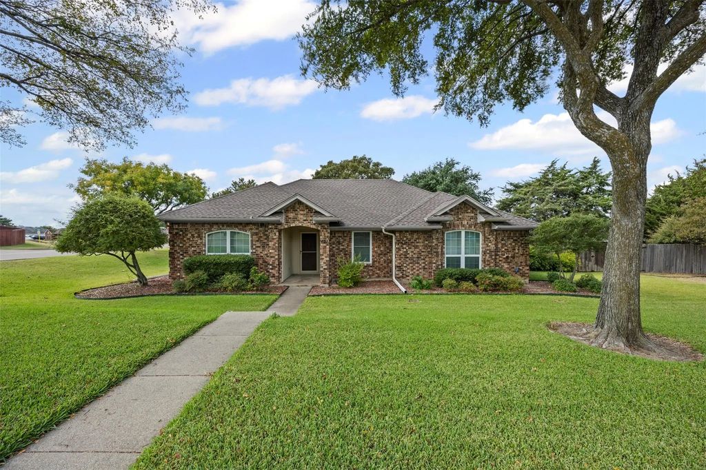 621 Prestonwood Trail, DeSoto