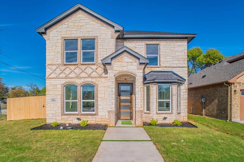 2011 Zuefeldt Drive, Arlington