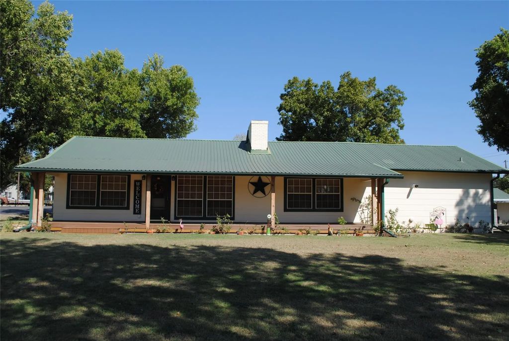 908 N Austin, Comanche