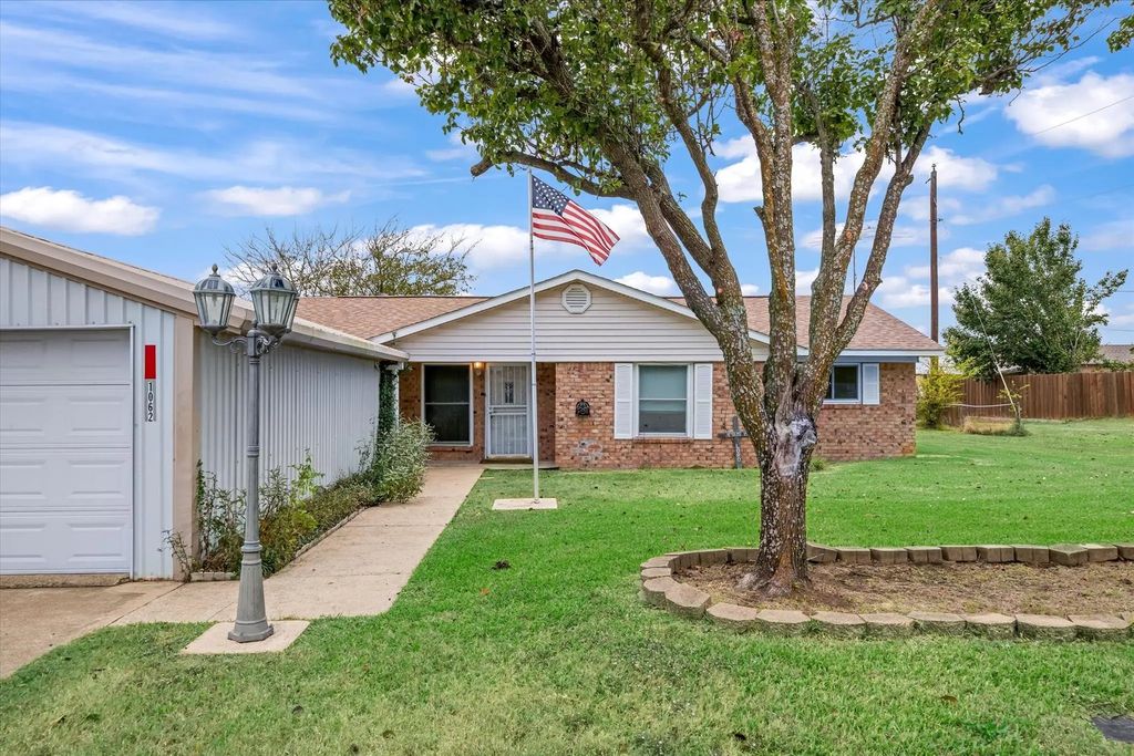 1062 Fm 2965, Wills Point
