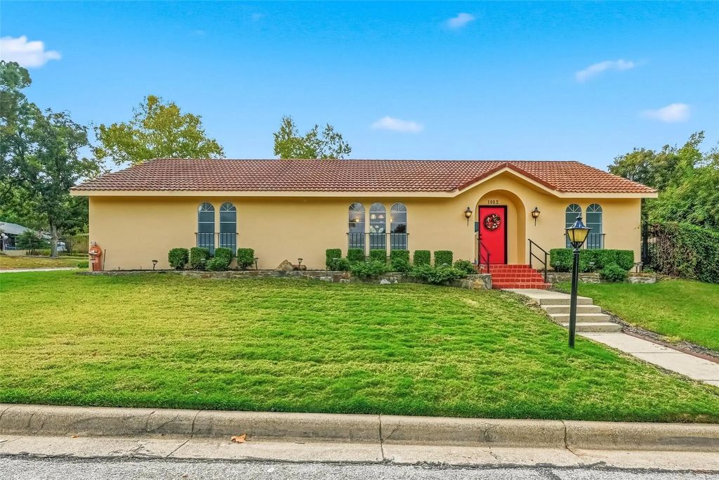 1803 Michael Court, Arlington