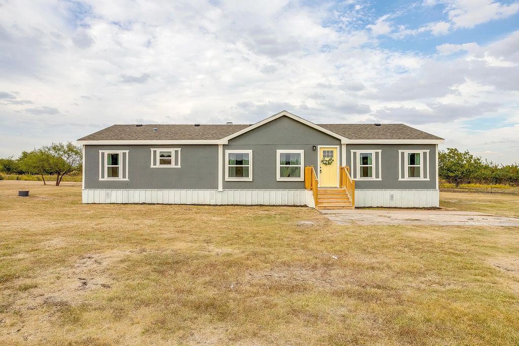 5934 Sky Road, Joshua