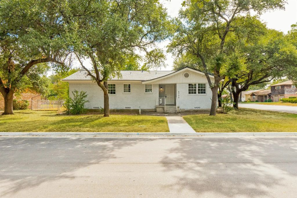 5700 Starling Circle, Haltom City