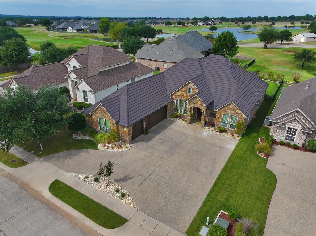 2212 Vienna Court, Granbury