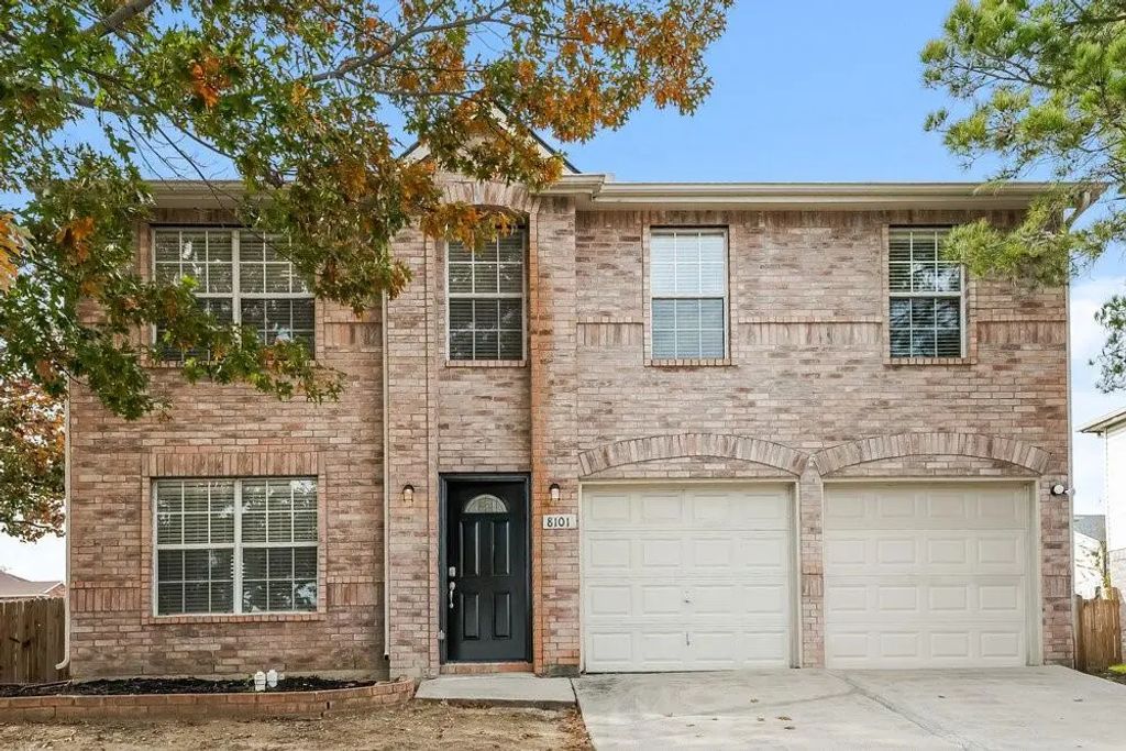 8101 Gardengate Court, Fort Worth