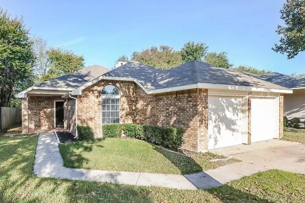 208 Vines Drive, Cedar Hill