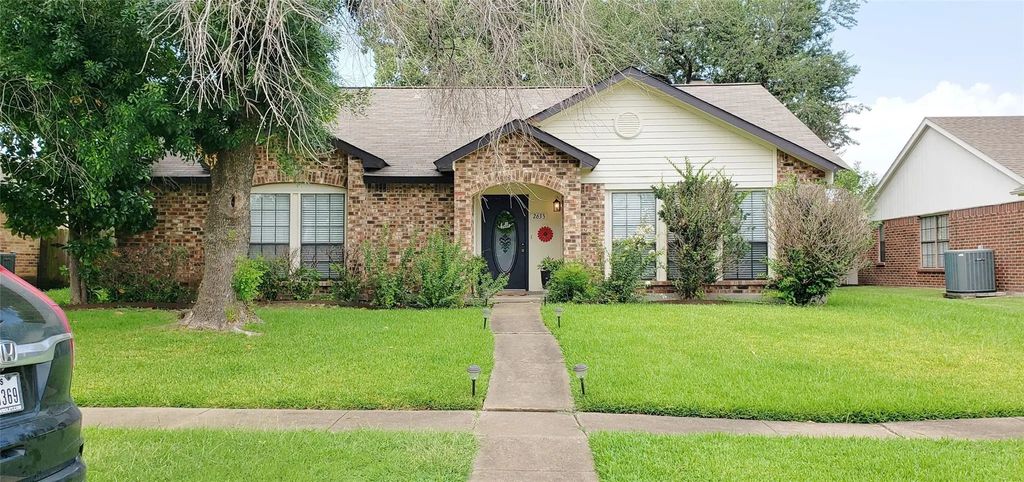 2633 Ladywood Drive, Garland