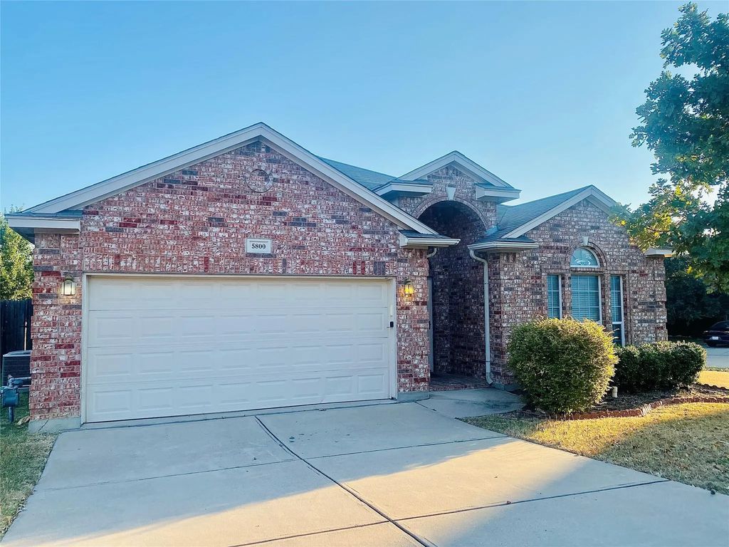 5800 Pearl Oyster Lane, Fort Worth