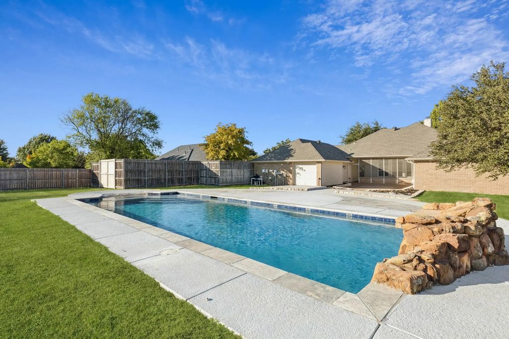 605 Birchwood Lane, Haslet