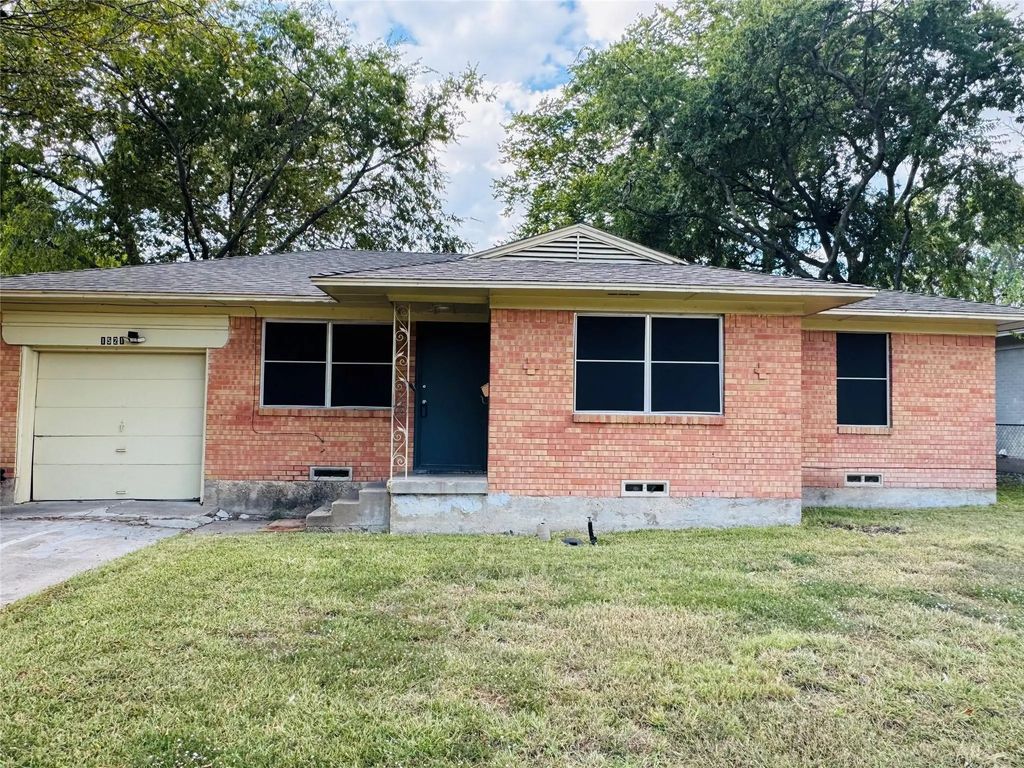 1521 Longview Street, Mesquite