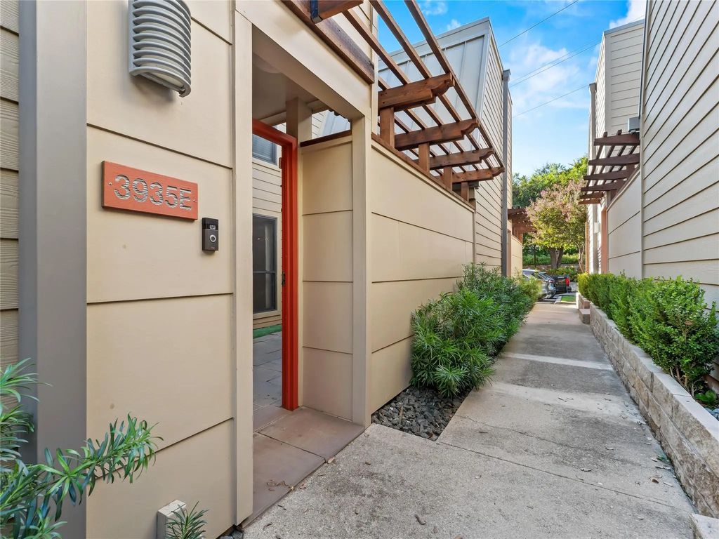 3935 Buena Vista Street E, Dallas