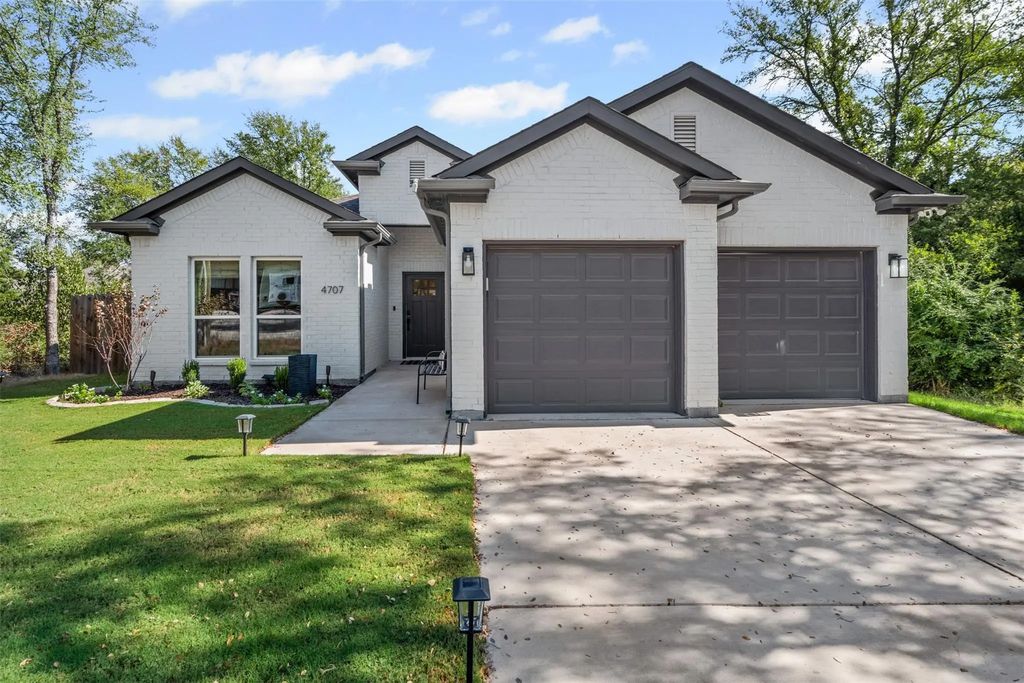 4707 Llano Street, Granbury