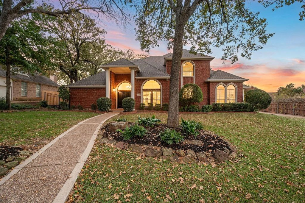 1002 Chimney Hill Trail, Southlake