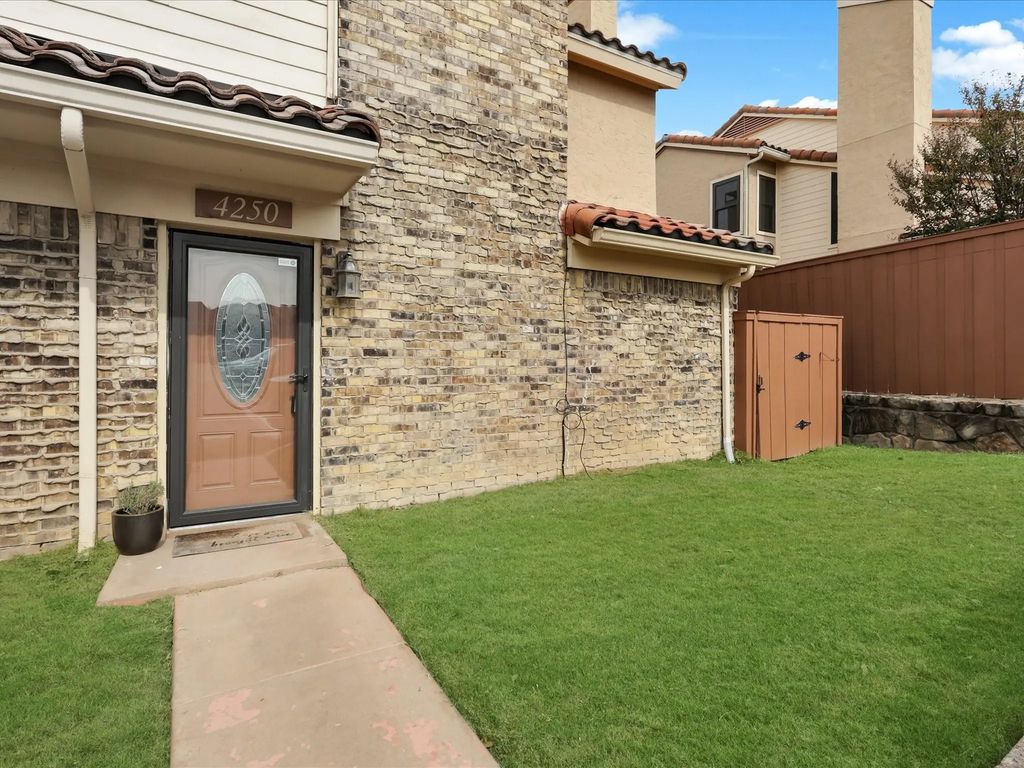 4250 Madera Road, Irving