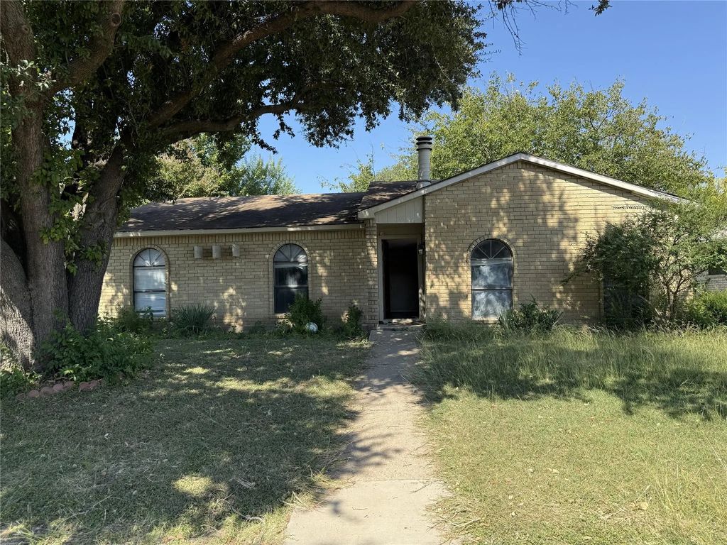 805 Cambridge Drive, Plano