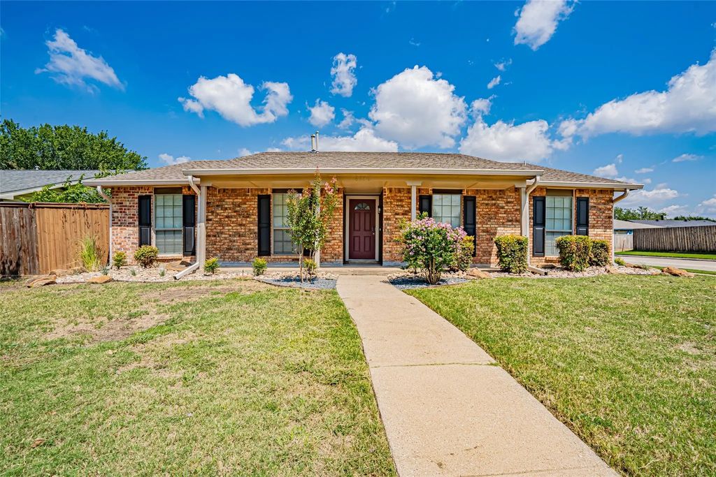 4933 Crawford Drive, The Colony