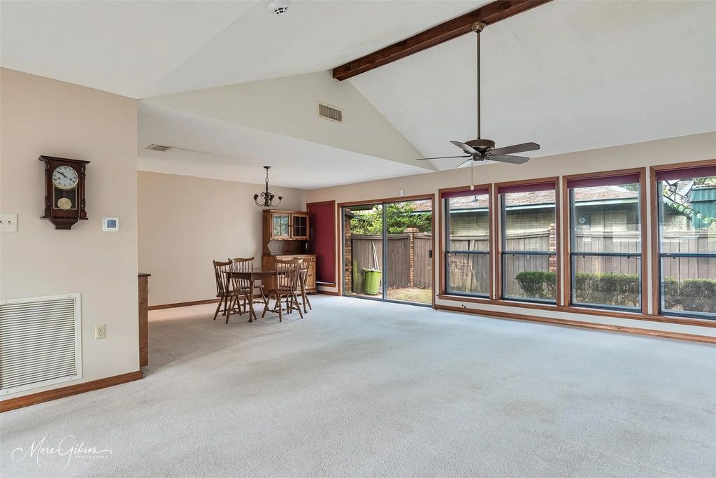222 Country Lane, Haughton