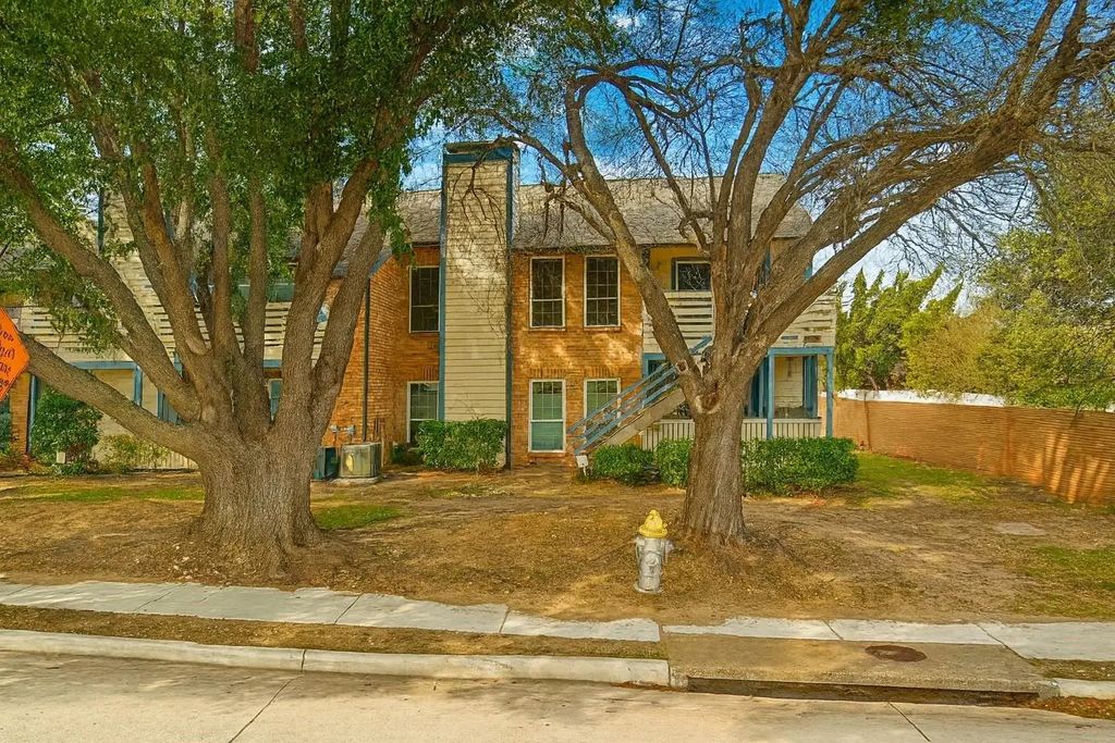 1609 Marsh Lane 111, Carrollton