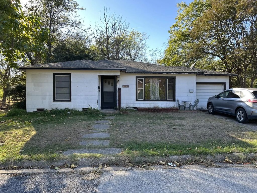 2505 Campbell Street, Commerce