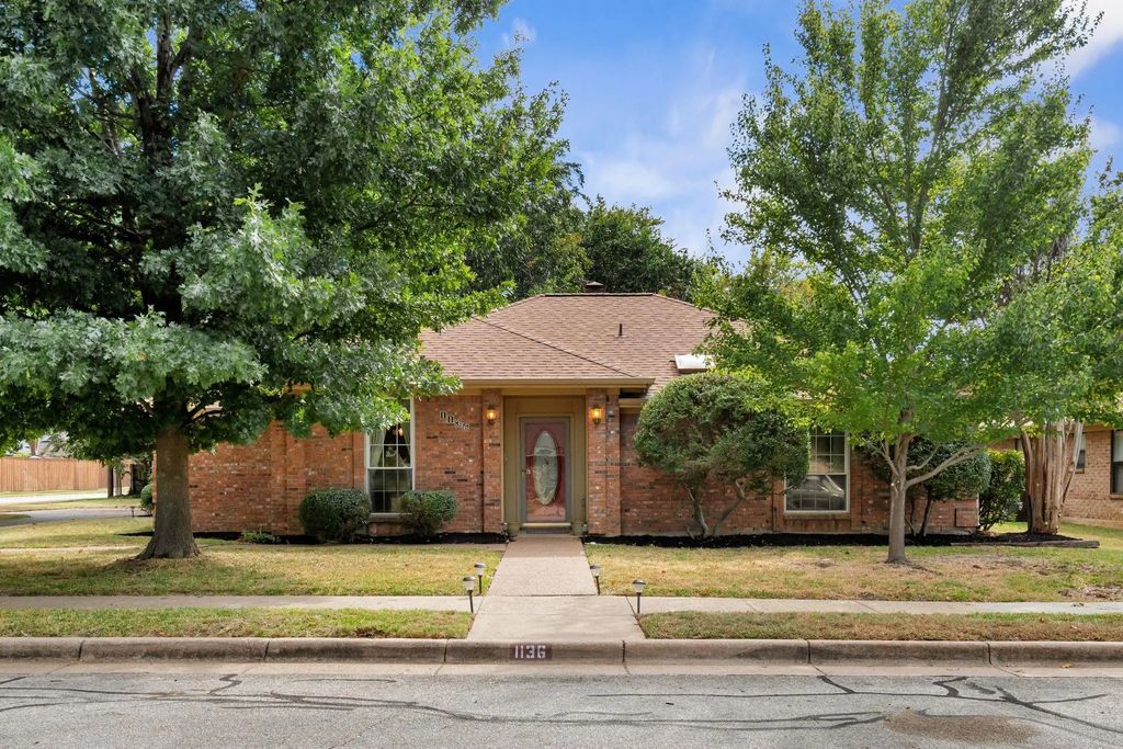 1136 Wingate Drive, Bedford