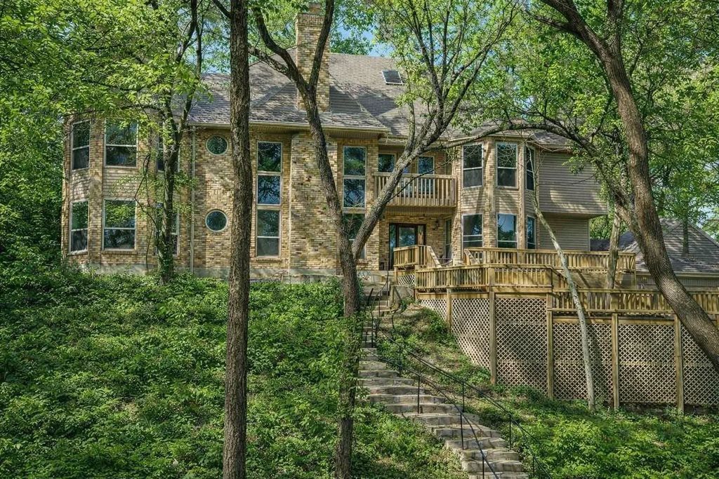 933 Sleepy Hollow Drive, Cedar Hill