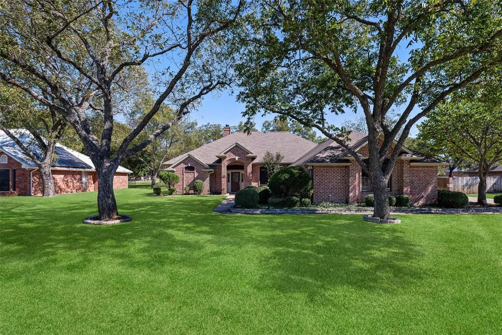 9003 Hickory Hill Drive, Granbury