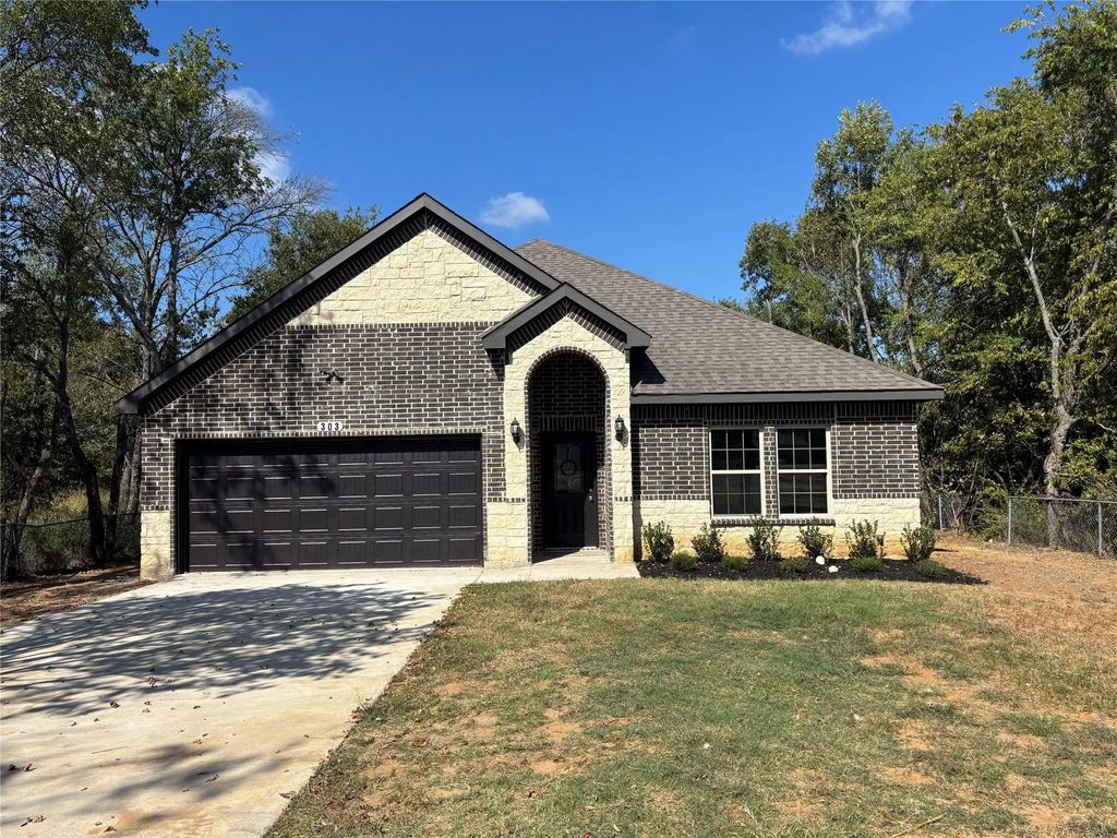 303 E Malloy Bridge Road, Seagoville