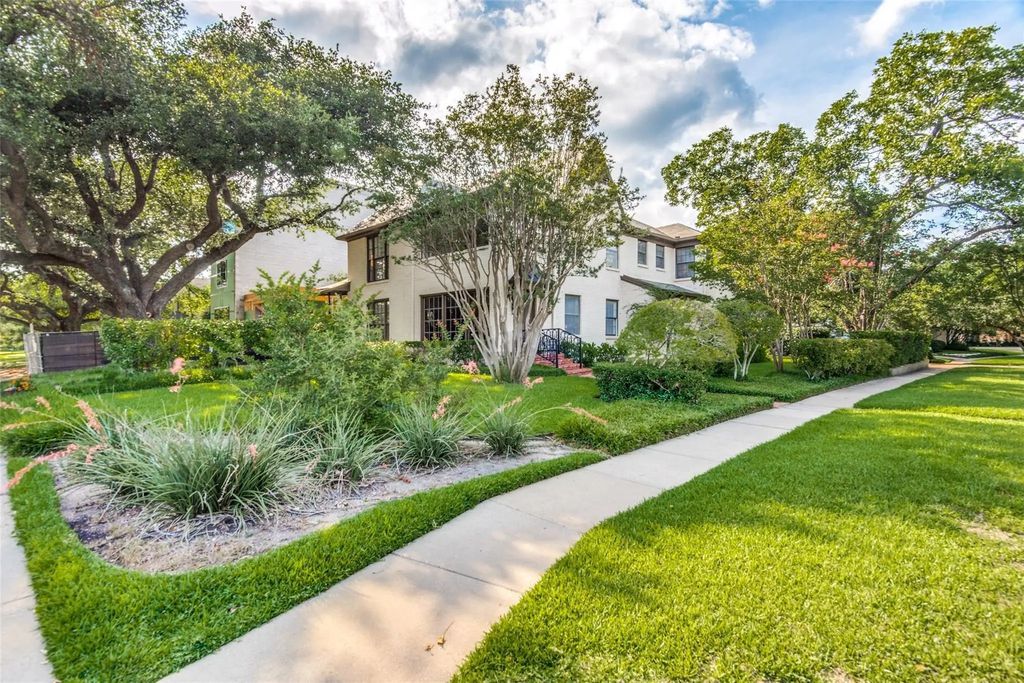 6001 Armstrong Parkway, University Park