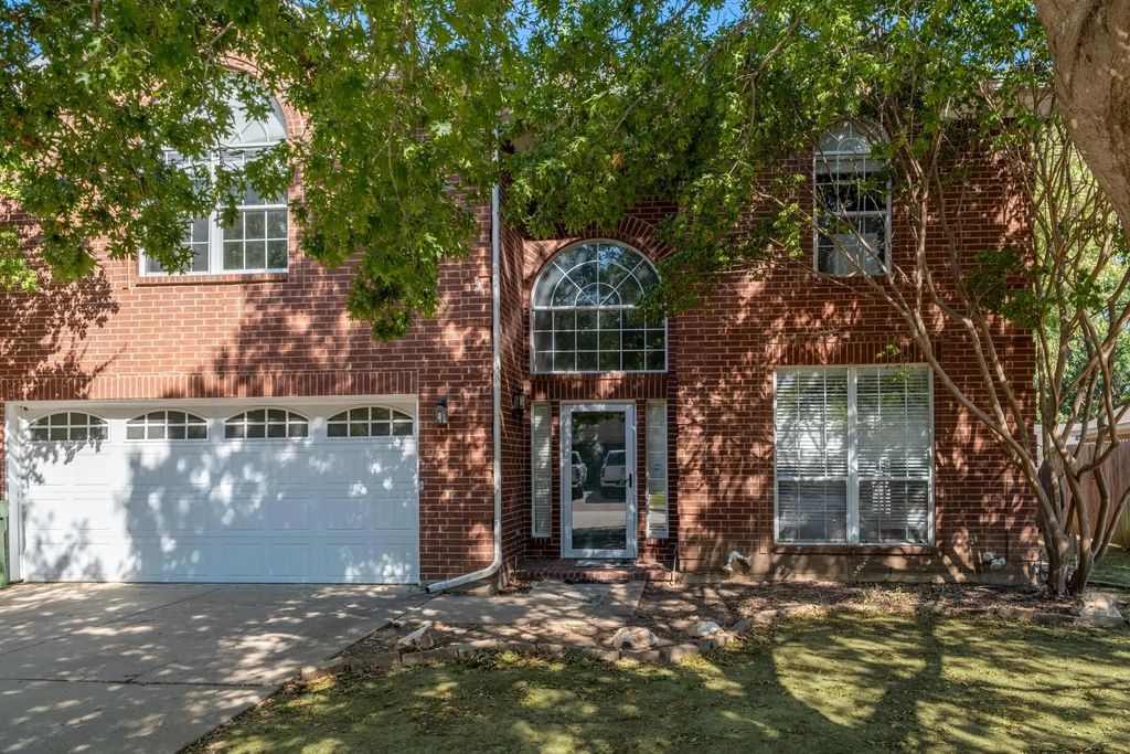 2305 S Branch Drive, Arlington