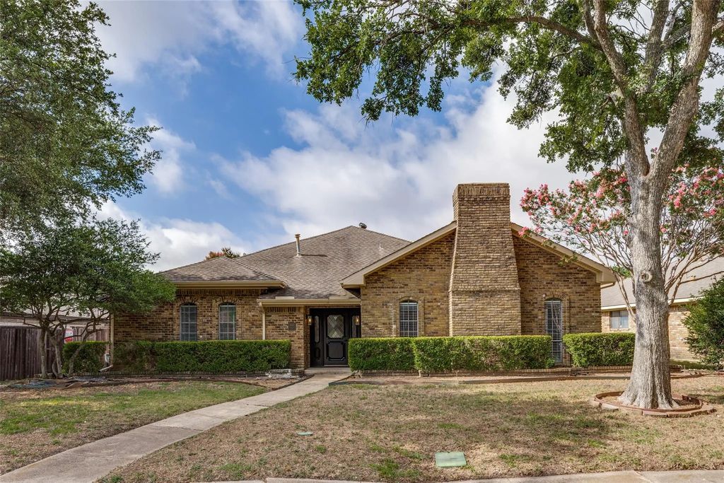 9742 Amberley Drive, Dallas