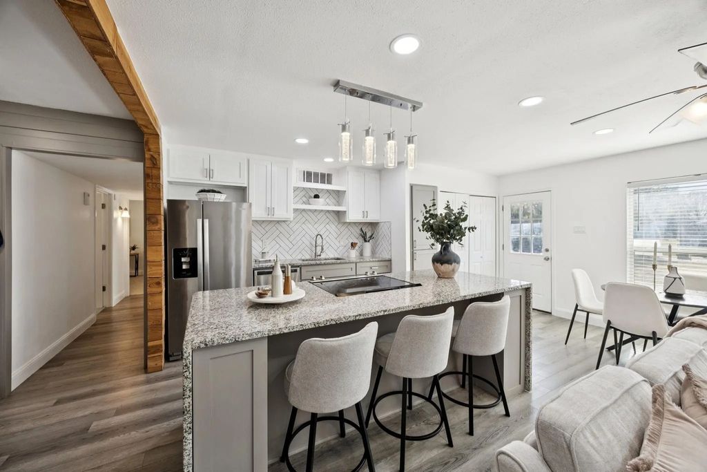 5512 Gates Drive, The Colony